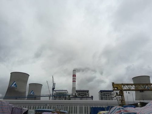 广西华磊热电项目烟囱建筑安装工程3 钢内筒顺利提升到顶